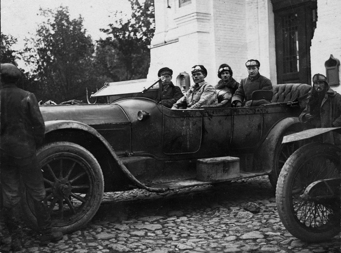    Locomobile Model 48.  200            .