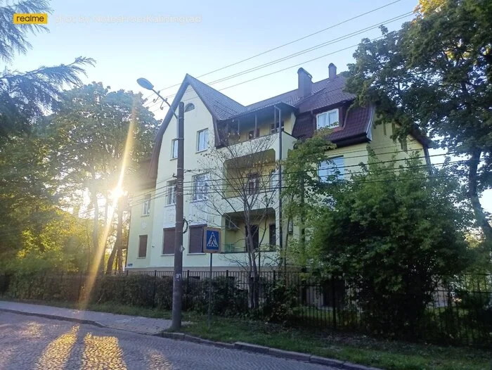 Quite a large villa from the 20th century - My, City walk, Street photography, Kaliningrad, Kaliningrad region, The photo, Architecture, Building