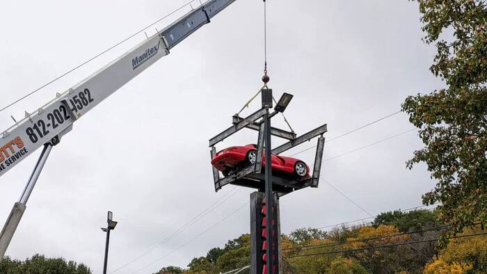 Dodge Viper, простоявший 28 лет в роли вывески, отправили на реставрацию - Транспорт, Авто, Автомобилисты, Dodge, Telegram (ссылка), Длиннопост