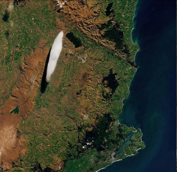 Satellite captures rare natural phenomenon over New Zealand - My, The science, Research, Planet, Clouds, Phenomenon, Nature, Land, Longpost