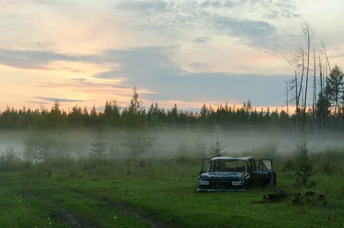 Последняя парковка. Вечерний туман в лесу Якутии - Моё, Якутия, Природа России, Сунтар, Фотография, Авто, Заброшенное