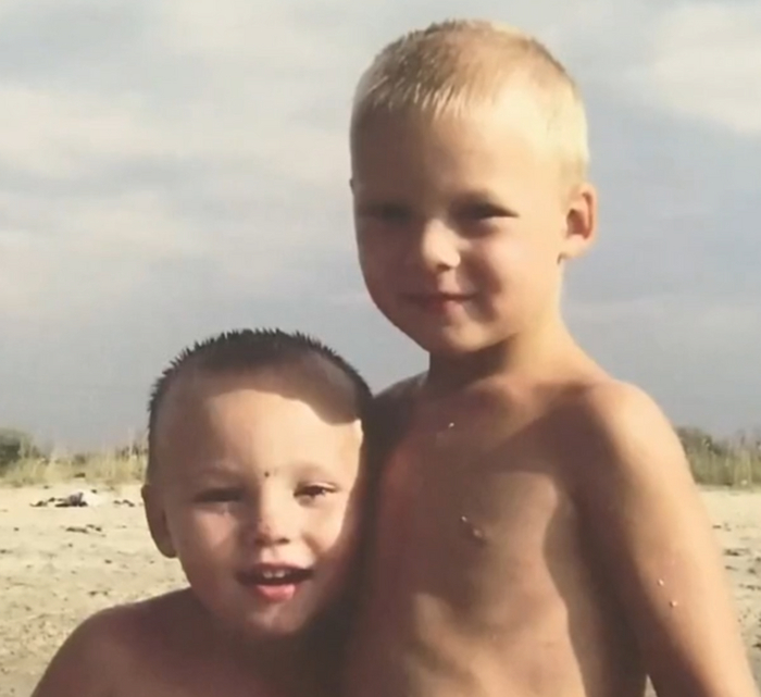 Ян Никифоров с младшим братом