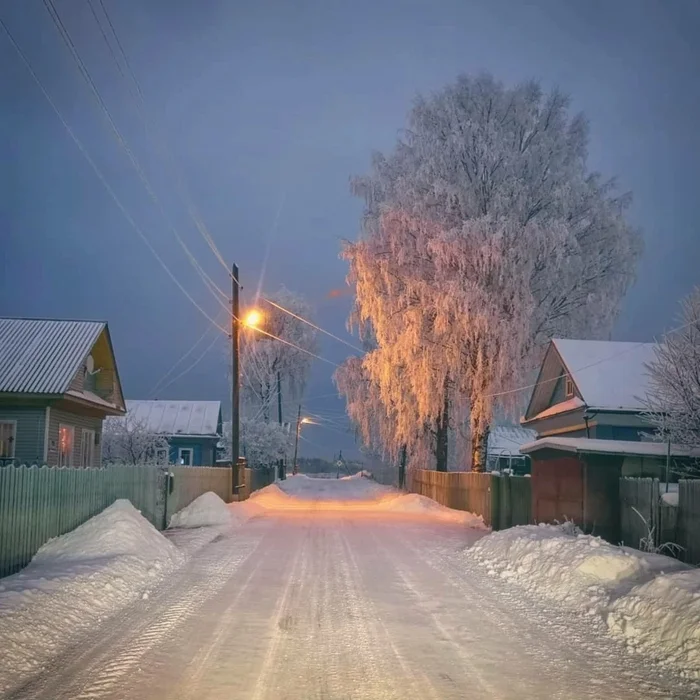 Winter evening in the village - Snow, Village, The street, Winter, The photo, Evening