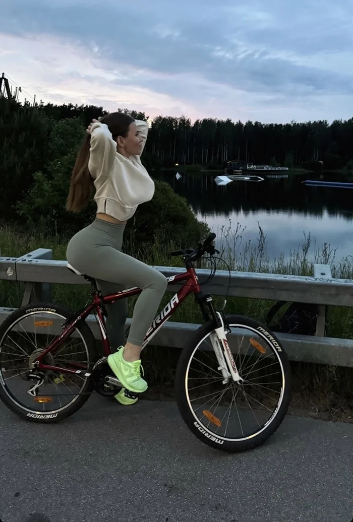 Rear bumper on a bicycle - Girls, Figure, Legs, Waist, Booty, A bike, Leggings, Longpost