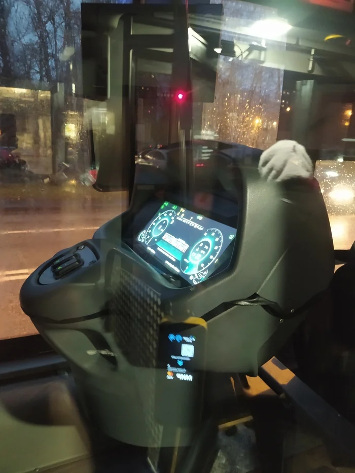 What is this cabin for? - My, Electric bus, Moscow, Question, Transport