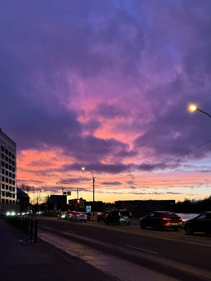 Sunset on Petrogradka - My, Mobile photography, Saint Petersburg, Sky, Evening, Clouds, Sunset