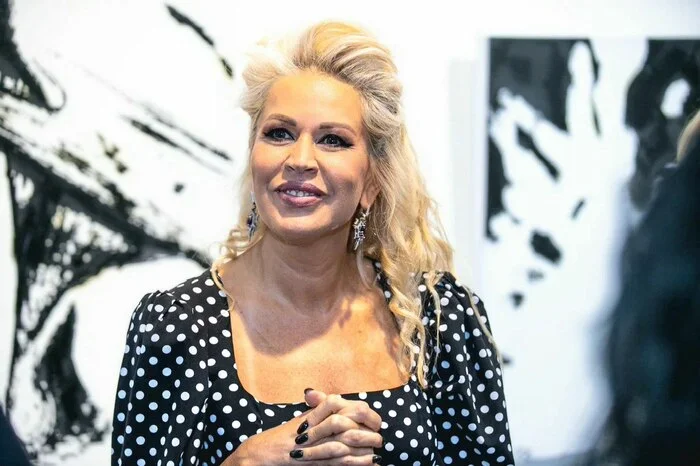 Unpredictable Evgenia Vasilyeva (EVA) will read Pushkin's The Village at the opening of Olga Tikhonova's exhibition On the Bosom - Art, Art, Review, Modern Art, Vernissage, Scandals, intrigues, investigations, Scandal, Longpost