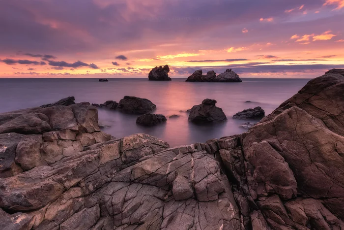 The Monk and the Three Sisters - My, The photo, Landscape, Sea, The mountains, Crimea, dawn, Morning, Cliff, Autumn