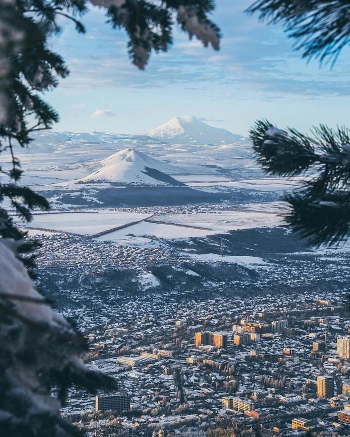 Dawn on the top of Mount Mashuk, in the distance the handsome Elbrus, Pyatigorsk - Mashuk, Stavropol region, The photo, Pyatigorsk, Snow, Caucasus, dawn, Elbrus, Landscape, Picturesque