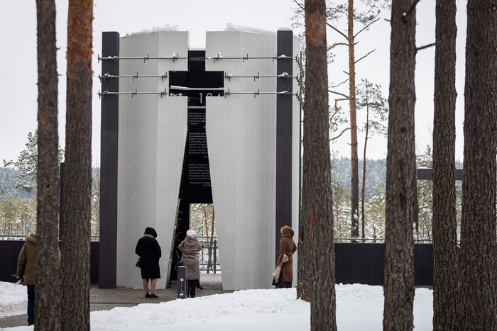 Мемориальный комплекс узникам Озаричского лагеря смерти.