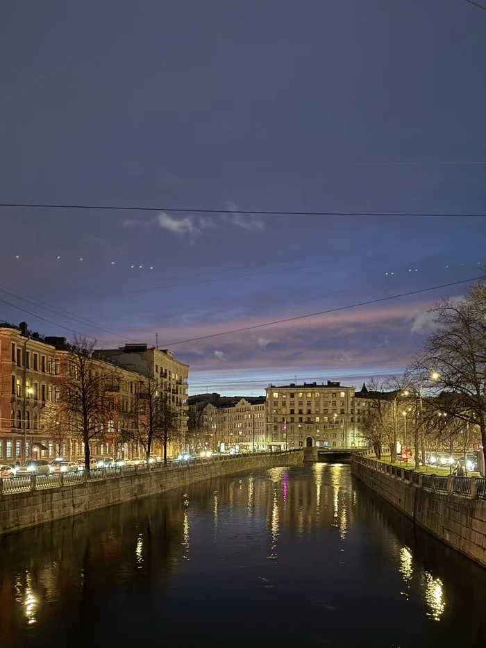 R. Karpovka - My, Mobile photography, Sky, Evening, Clouds, Saint Petersburg, Petrogradka, Sunset, Tree, Architecture