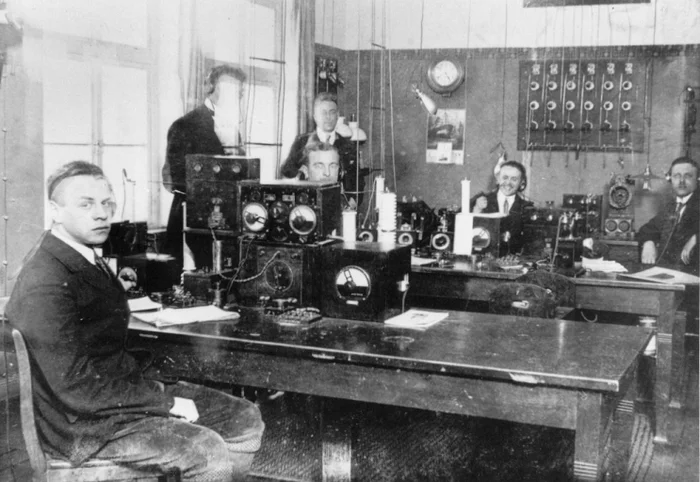 Без бумаги и расстояний. 100 лет. 24.11.2024 Радио, Alexradio, История России, Длиннопост