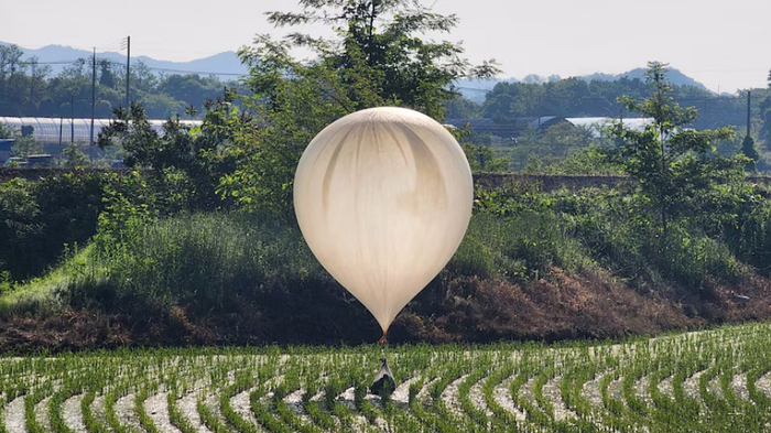 Письма счастья, которые посылала Северная Корея раньше. Уж лучше мусор, чем шум