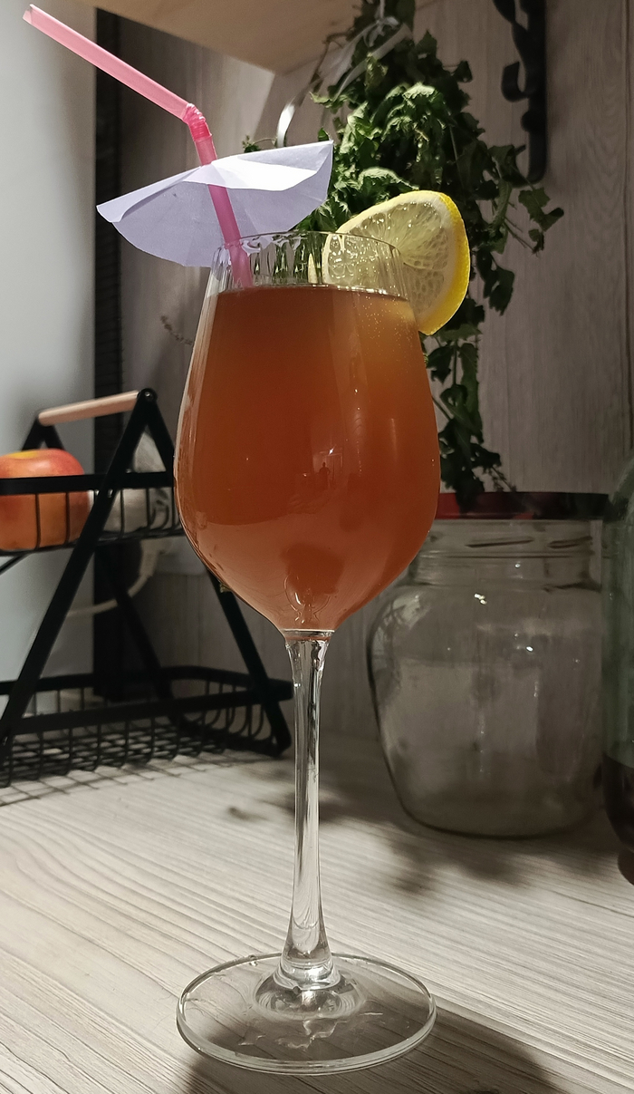 Бокал любимого кваса.