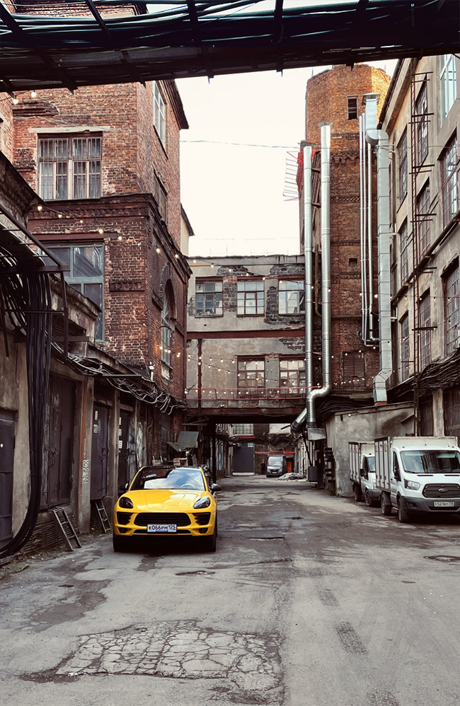 High tech  low life , , , -,  , Porsche