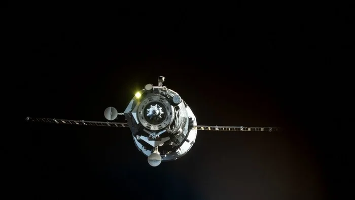 Astronauts report foul odor after Russian ship docks at space station - Cosmonautics, NASA, Roscosmos, ISS