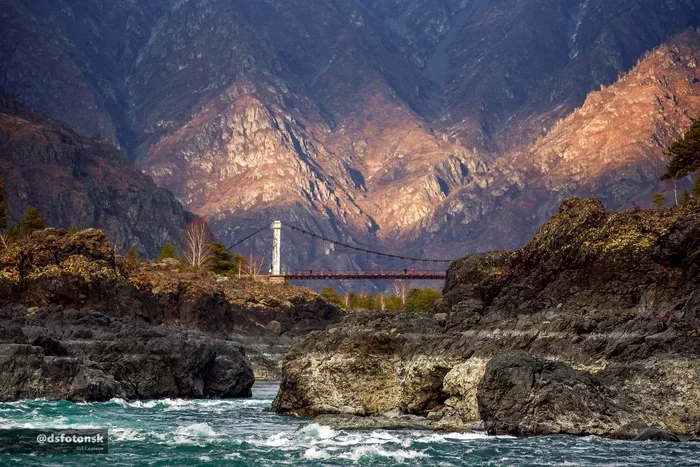 Oroktoysky Bridge in the shadow - My, The nature of Russia, The photo, The mountains, Altai Republic, Oroktoi Bridge