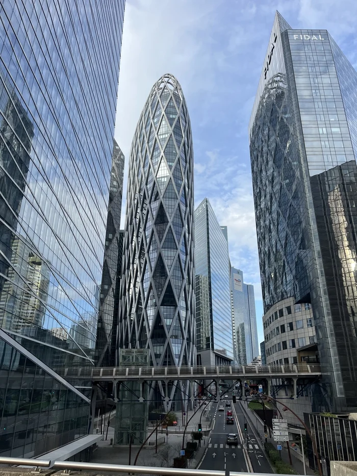 Paris, business district La Dfense - Paris, Skyscraper