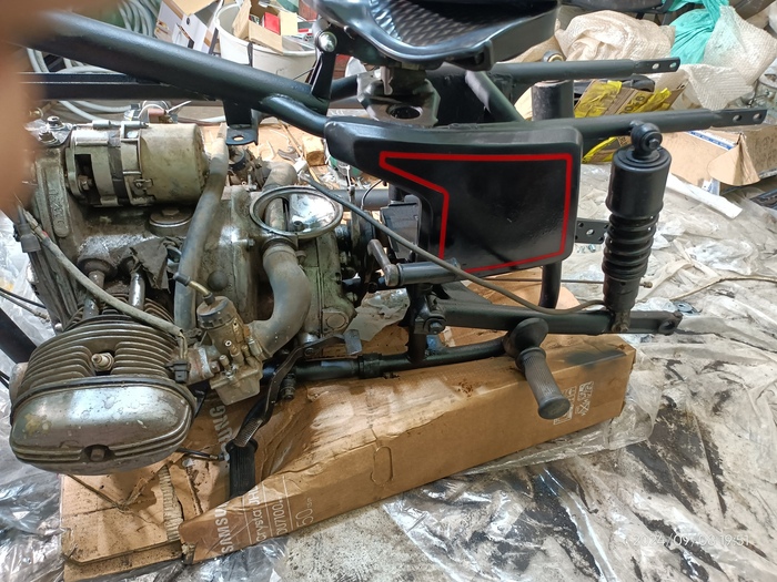 Примеряем накладки Урал-соло.