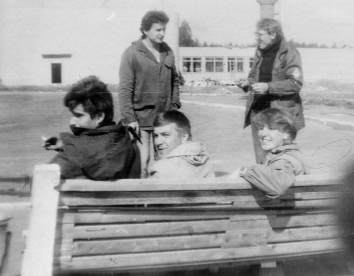 Ночь в аэропорту мы провели не в пример спокойнее, чем в деревне.