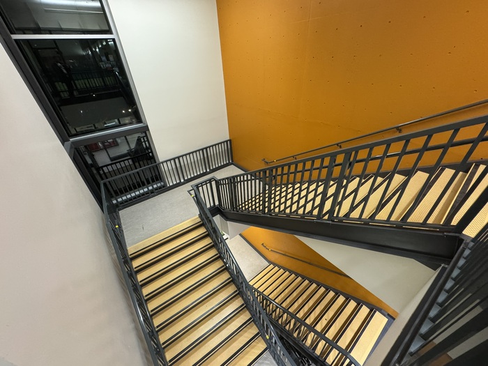 Школа Школа, Образование, Бесплатно, Коридор, Лестница, Парковка, Tesla, Длиннопост, Канада