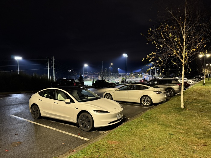 Школа Школа, Образование, Бесплатно, Коридор, Лестница, Парковка, Tesla, Длиннопост, Канада