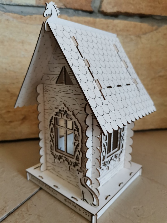 Бревенчатый домик. Совсем кроха 10*10*18см