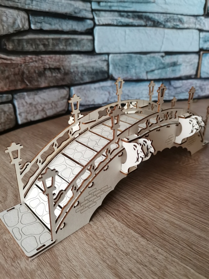 Мостик. Все согласно габаритам домов 25*9*9см