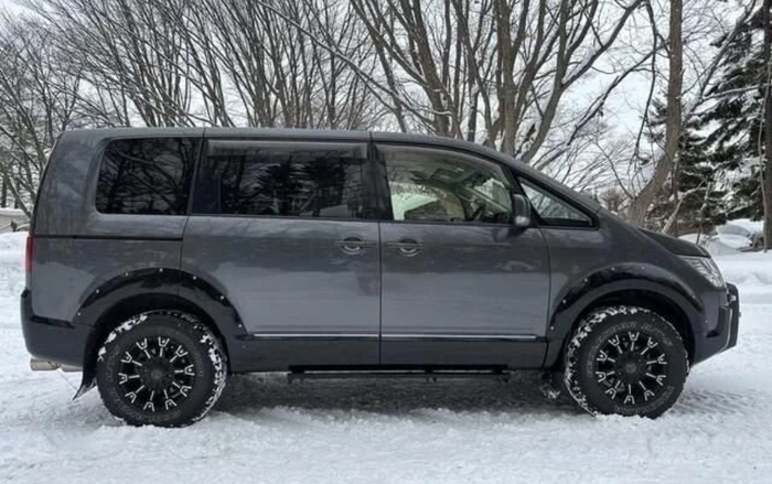 Если долго смотреть на машину, машина начинает смотреть на тебя