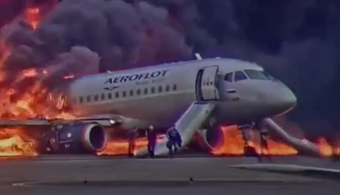 Continuation of the post Sukhoi Superjet 100 caught fire while landing at Antalya airport - civil Aviation, news, Sukhoi Superjet 100, Turkey, Antalya, Incident, The airport, Video, Vertical video, Negative, Reply to post, Text, A wave of posts, Yandex Zen (link)