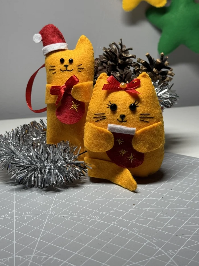 Cats are getting ready for the New Year - My, Author's toy, cat, Handmade, Christmas decorations, Needlework without process