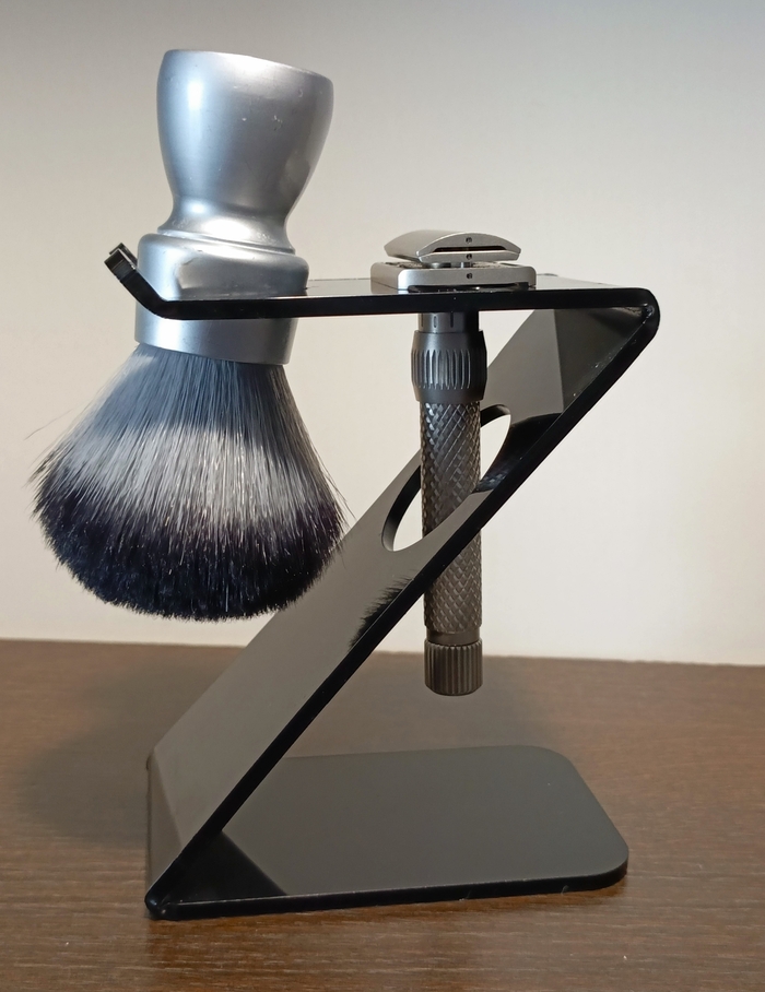 Так, например, выглядит обычная китайская подставка под любой станок