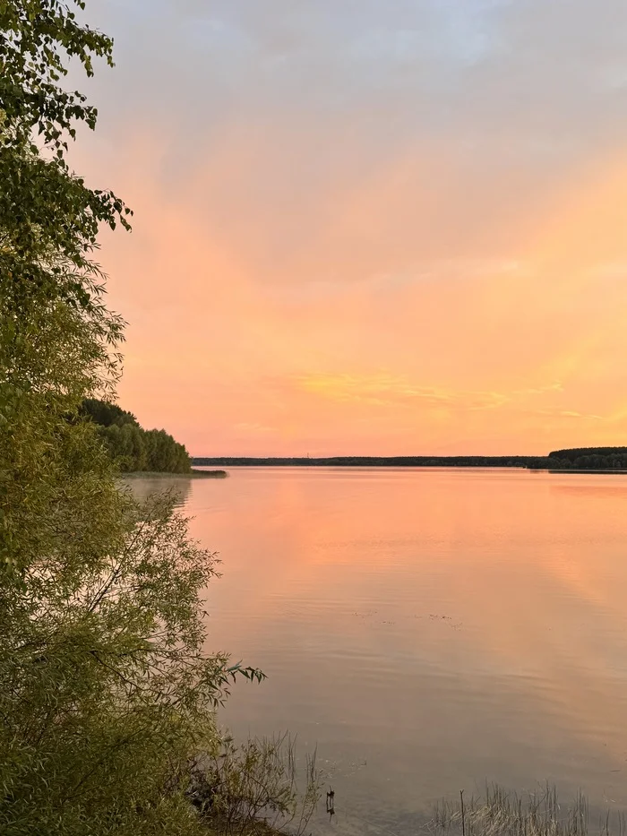 Dawn on the Mozhaisk Reservoir - My, Mobile photography, Autumn, Mozhaisk Reservoir