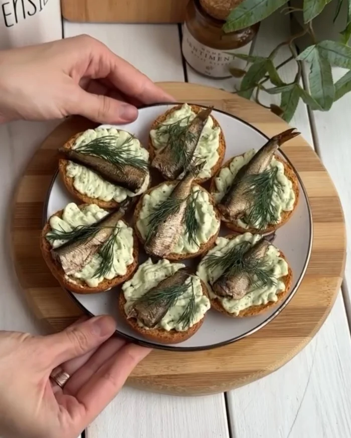 Sandwiches with sprats in a new way - Cooking, Serving dishes, Recipe, Ingredients, Sprats, Festive table, A sandwich, Snack, Longpost