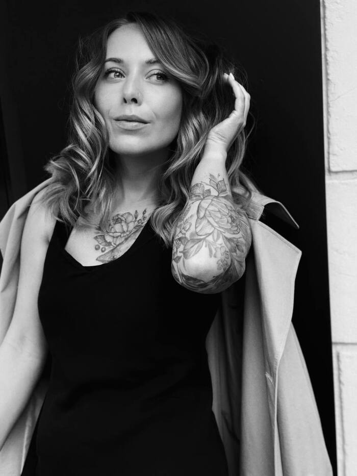 Сразу поясню про татуировки - конечно же я испортила свою кожу, сидела, у меня беды с башкой и т.д. - надеюсь это многим поможет не писать эту банальщину