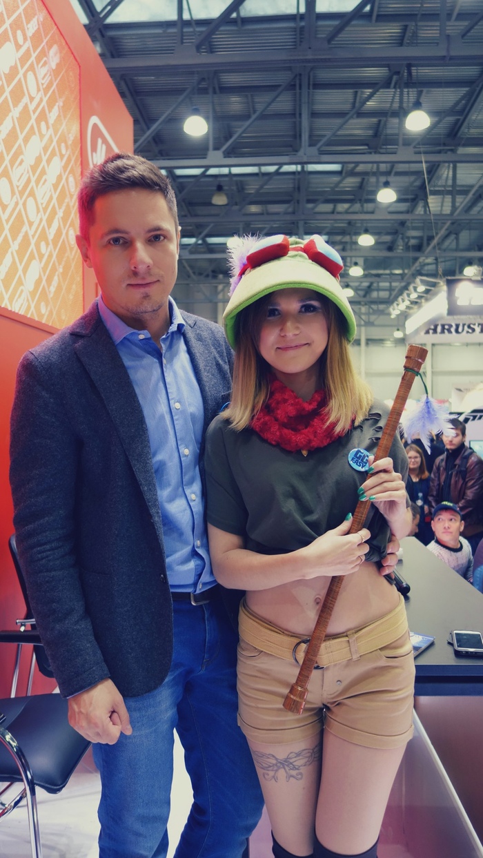 Не упустила конечно же возможность сделать фото с Денисом WELOVEGAMES :3