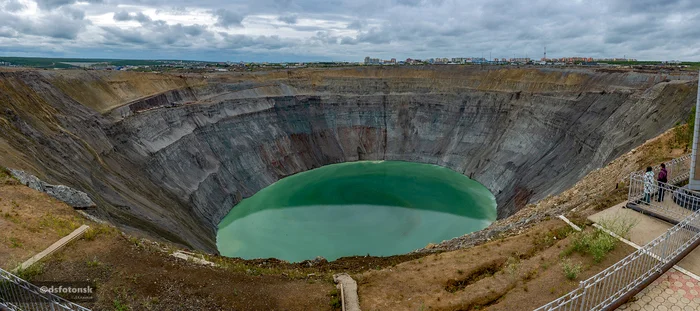 On the shore of the quarry Mir - My, Yakutia, Peace, Quarry MIR, Kimberlite pipe, Peaceful, Technologies, Alrosa, Diamonds of Yakutia