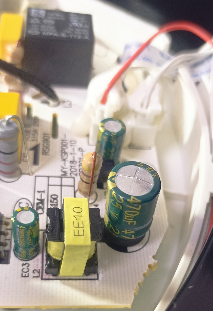 "Разорвало" конденсатор 470*25v ну и по мелочи (несколько smd-шек с нижней стороны)