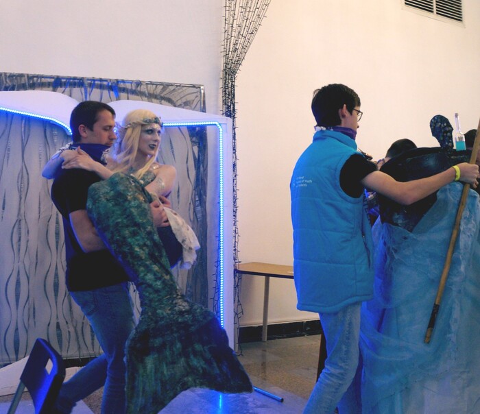 На сцену меня пришлось доставлять волонтерам :D