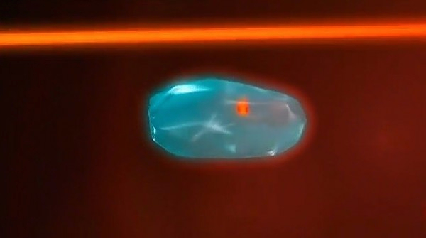 Ученые "заморозили" свет