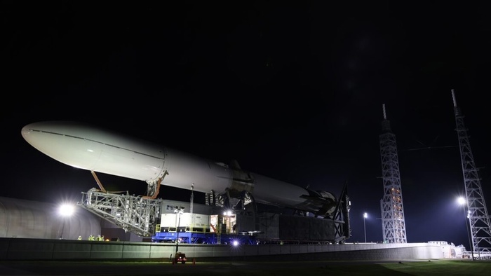 Первая полностью собранная ракета New Glenn компании Blue Origin выезжает на стартовую площадку на космодроме Кейп-Канаверал, штат Флорида. Источник: Blue Origin