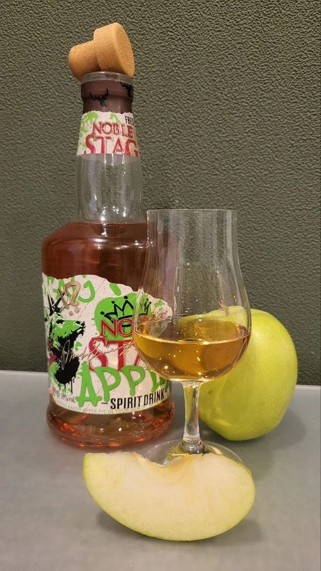 Noble Stage Apple. Новый spirit drink из КиБ. Что это за зверь? - Моё, Напитки, Отзыв, Обзор, Алкоголь, Виски, Тула, Длиннопост