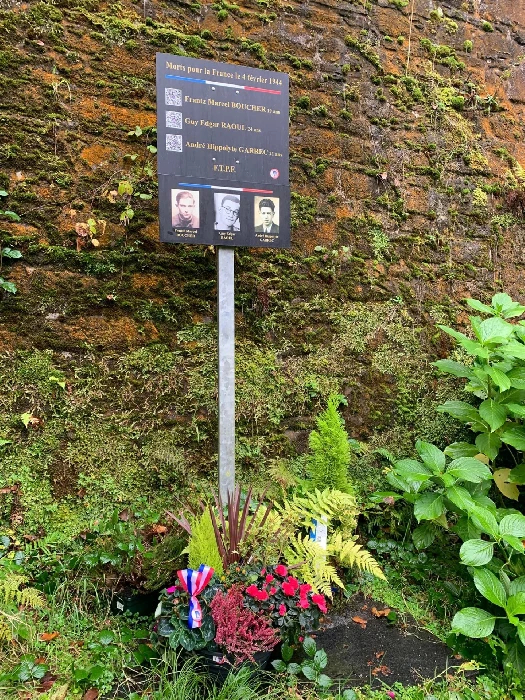      (    &quot;     &quot;)