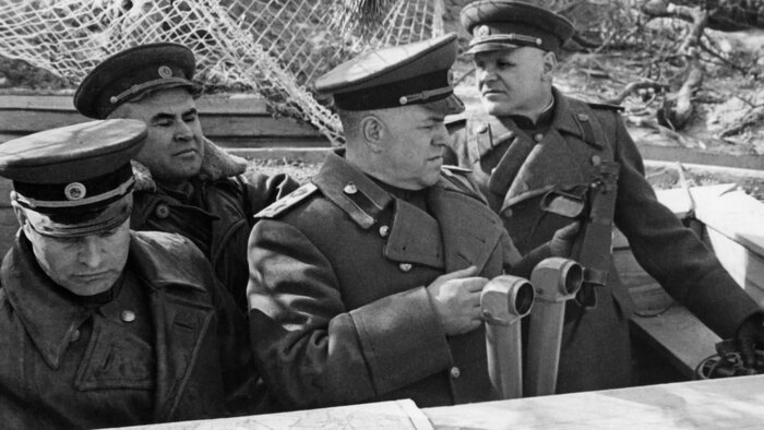 Маршал Георгий Жуков на командном пункте Зееловских высот. 1945