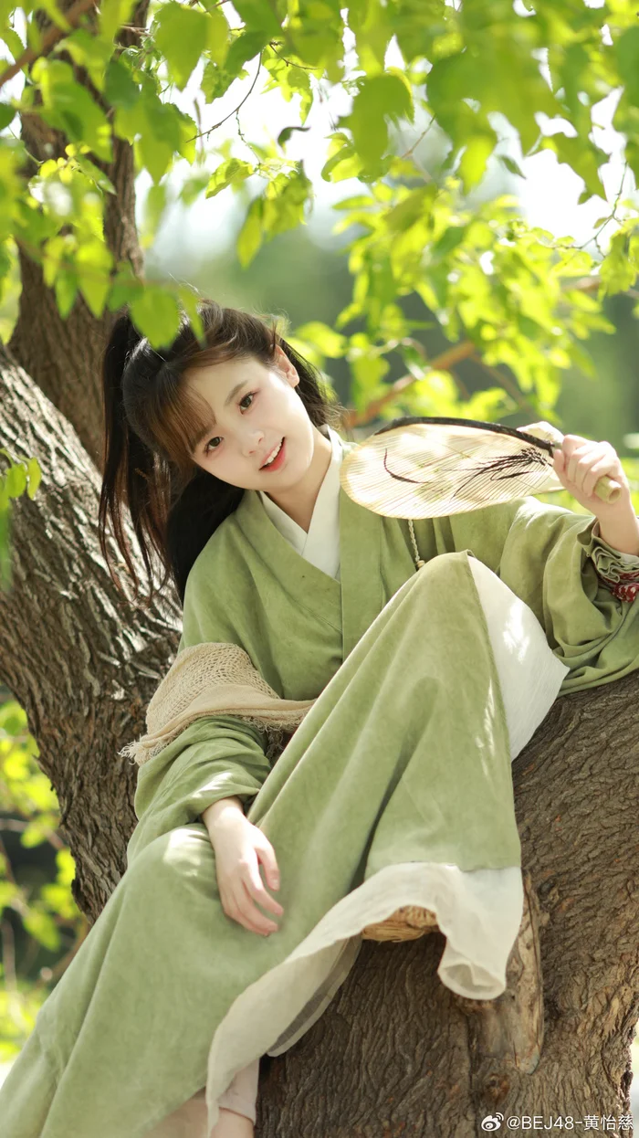 Moments of youth - Hanfu, China, Girls, The photo