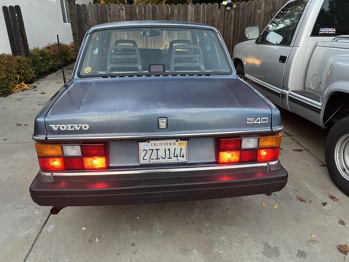 Эти фонари уже новые, обошлись в $150 за задние и $70 за передние