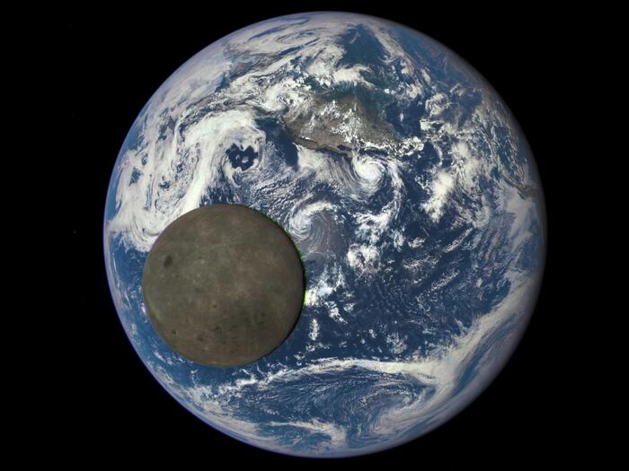 The moon, it turns out, is very dark - Planet Earth, moon, Space, The photo