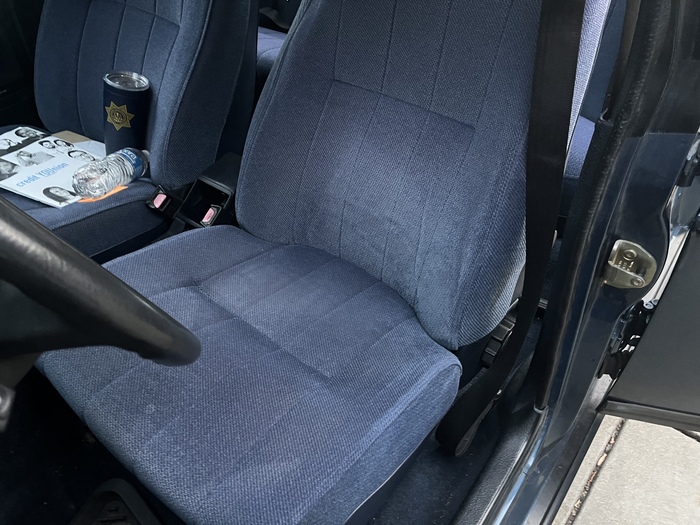 Сидушки не убитые, хотя и немного потертые