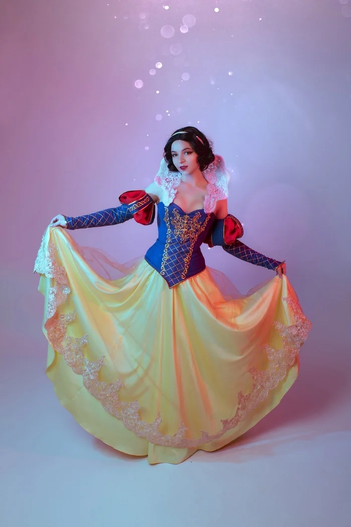 Wishing you an easy Monday and a little bit of a miracle - My, Cosplayers, Cosplay, Girls, The dress, Walt disney company, Snow White