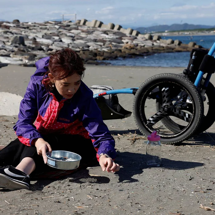 Japanese woman gets manicure using microplastics from beaches - Garbage, The science, Research, Scientists, Ecology, Manicure, Plastic, Japan, Longpost